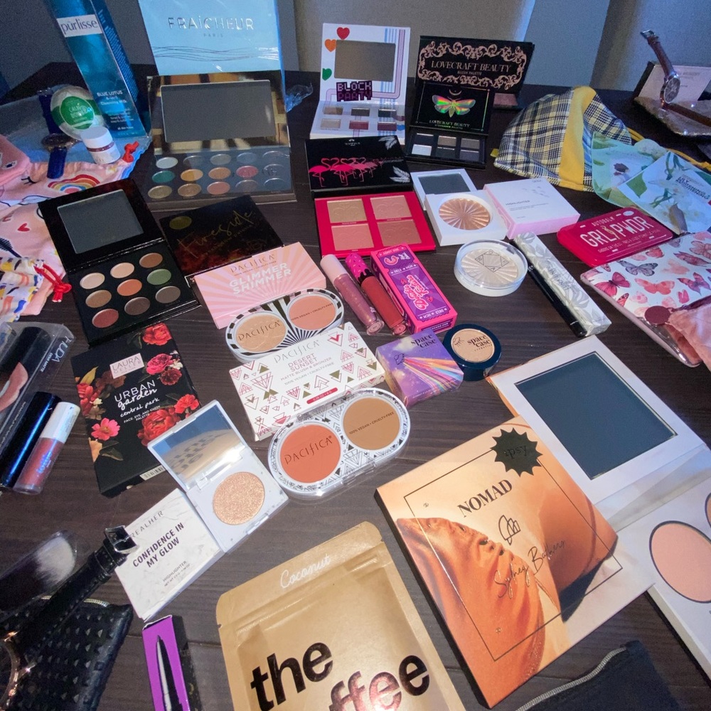 Makeup bundle - Picture 3 of 13